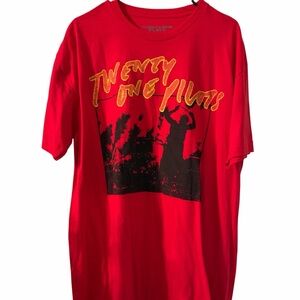 21 Pilots large tee NWOT red